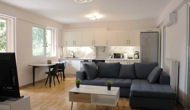 Luxury 1 Bd Apt with Patio in Neo Psychiko