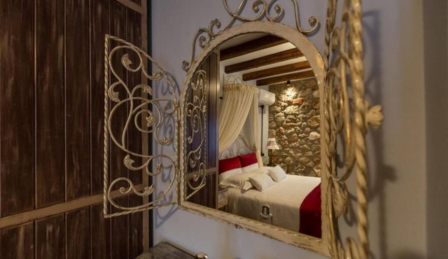 Maria's Rooms