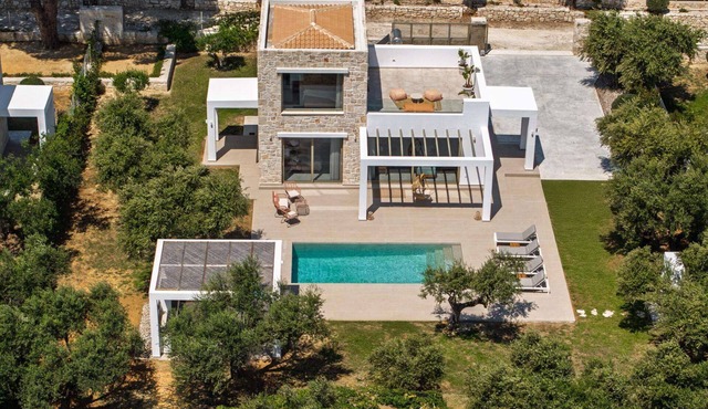 Metis - Two Bedroom Villa, Sleeps 4