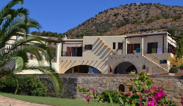 mit Privatpool für 12 Personen in Agia Galini, Kreta by Interhome