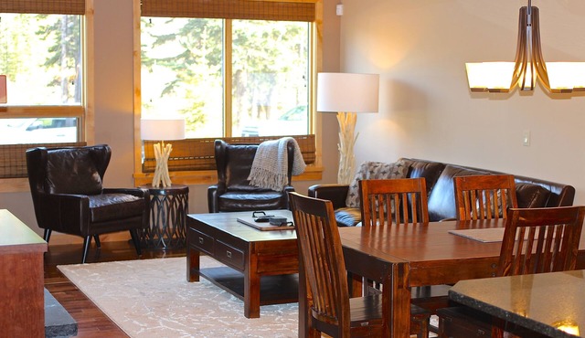 Mountain + Creek View. 5 Min Walk To Main Street. An Amazing Home Base! in Canmore