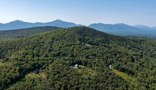 Mountain View Escape - Stunning Views! Bethlehem, NH Cabin Near Skiing & Hiking in Bethlehem