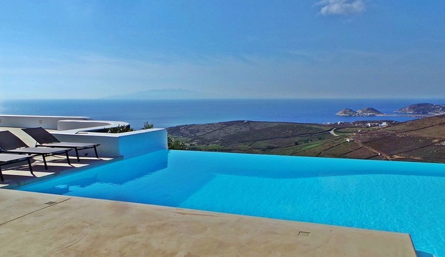 My Rental Homes - Villa Andromeda, for 10 guests, with swimming pool and sea view