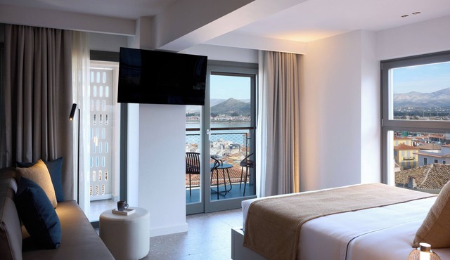 Naus Hotel