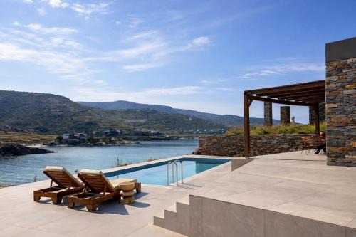 Nephélia Koundouros - Kea Island