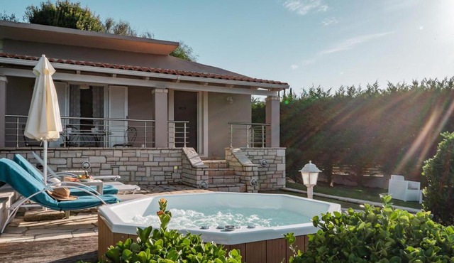 Neptune Sea House - Beachfront in St. Spyridon Corfu
