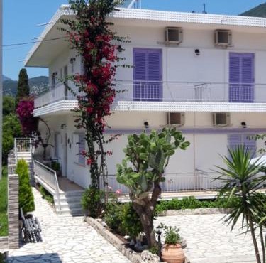 Nidri Studios Apartments in Nydri