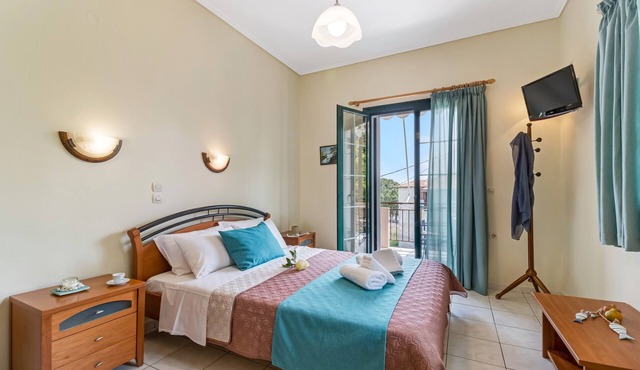 "Nikoleta 1" Apartment with Ocean View, Terrace, and Wi-Fi