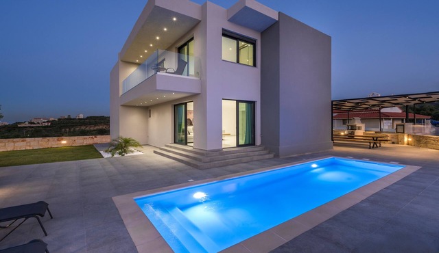 Nikolioudis Luxury Villa Spirit - 900m From Agia Marina Beach