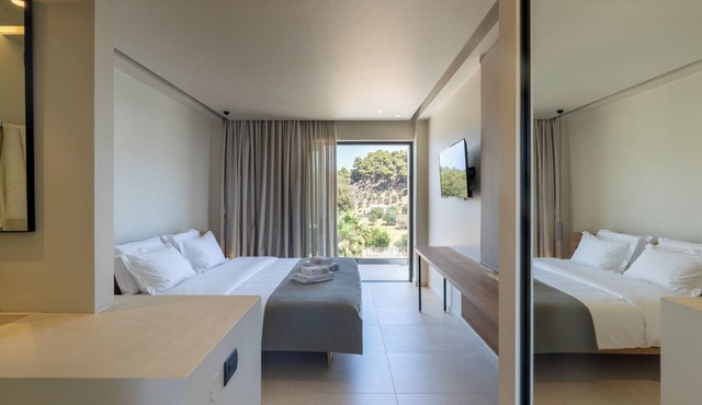 PHEIA, Vriniotis Resorts