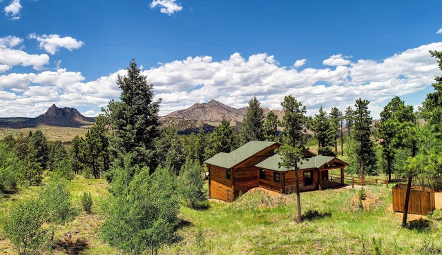 Pikes Peak Ranch - Angler's Cove Cabin in Woodland Park
