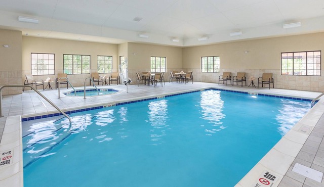 Queen Suite | Free Daily Breakfast, Shared Hot Tub + Pool in Canton