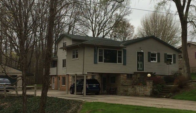 Quiet, Comfortable, Country House In Hinckley. 30 Minutes To Cleveland And Akron in Hinckley