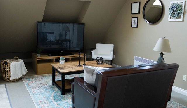 Quiet, cozy 1 bedroom suite, w/separate entrance. Now with A/C! in North Saanich