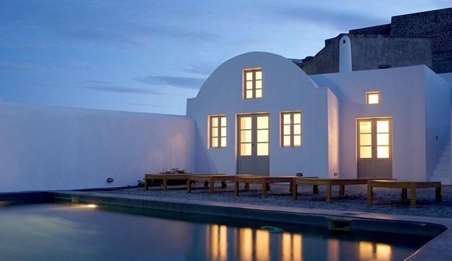 R 344 Luxury one bedroom villa with Pool and magnificent Sea Views
