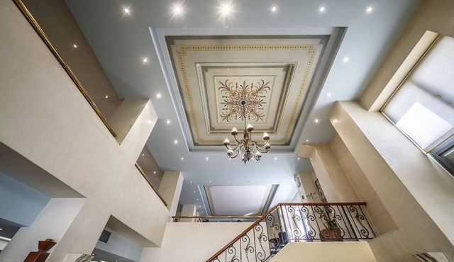 Rex Hotel