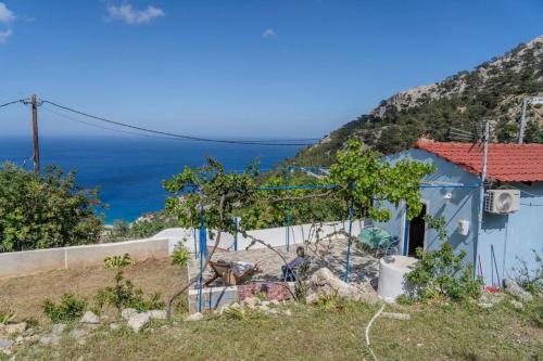 Romantic Sea View Cottage with Private Terrace