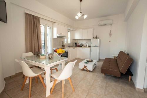 Seafront Apartment Kalamaki in Kalamaki
