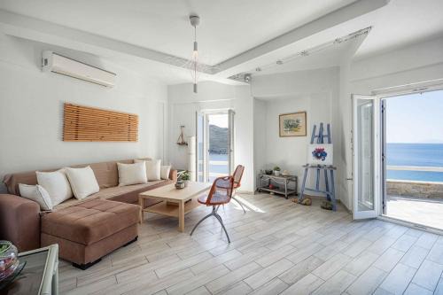 Seaside Bliss 2, Ganema Serifos