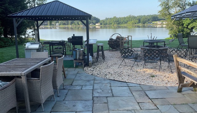 Secluded Waterfront Retreat 2 bed 1 1/2 baths private guest house w Pool & Beach in White Marsh