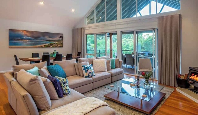 Sky View—Elevated Estate with Resort-Style Pool in Yallingup