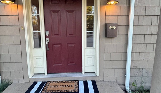 Spacious 4-bedroom with four and half bathrooms in Worcester