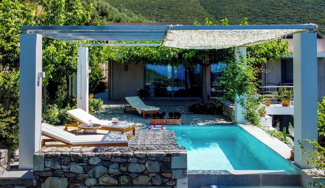 Spacious self-contained accommodation at the foothills of mount Taygetus