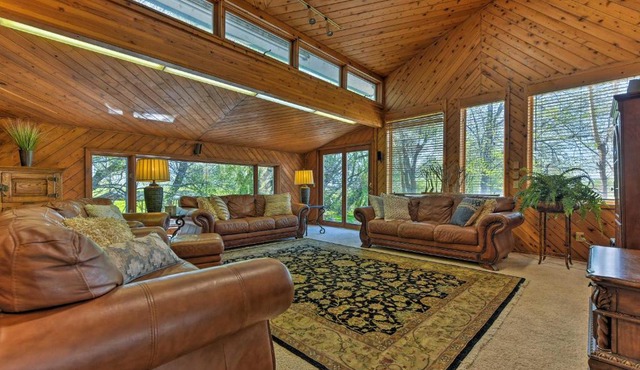 Spring Creek Retreat on 25 acres with Mountain Views! in Logan