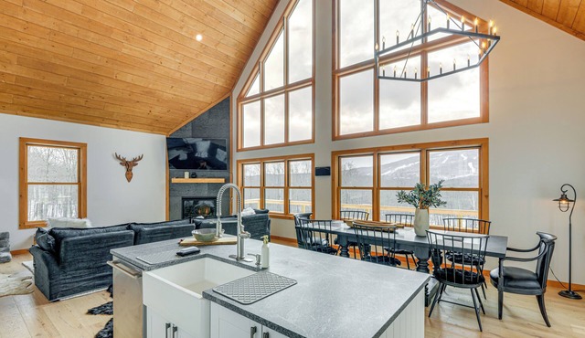 Stratton Mtn Ski Chalet w/Giant Views in Winhall in Bondville