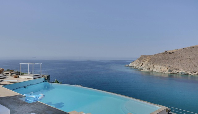 Studio Apartment "Blueros - Grey Suite" with Sea View, Private Pool & Wi-Fi