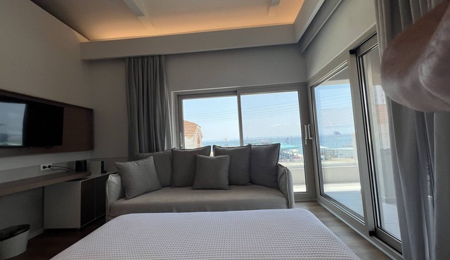 Studio Nikiti Beach