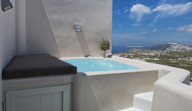 Stunning Newbuilt Villa With Incredible View Of The Whole Island With Jacuzzi!