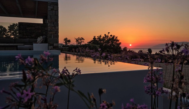 Stunning villa with pool, terrace and sunset view for 10 people in Ambelas