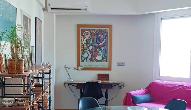 Stylish Apartment with City Views near Athens’ Top Attractions