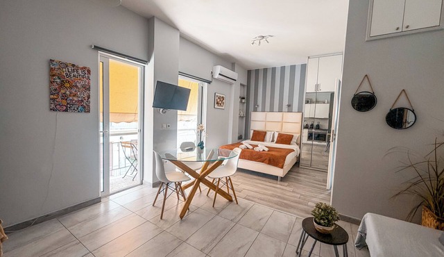 Stylish Studio Steps from the Acropolis- Cielo Homes
