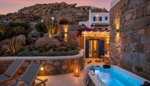 Suite with Jacuzzi & Sea View