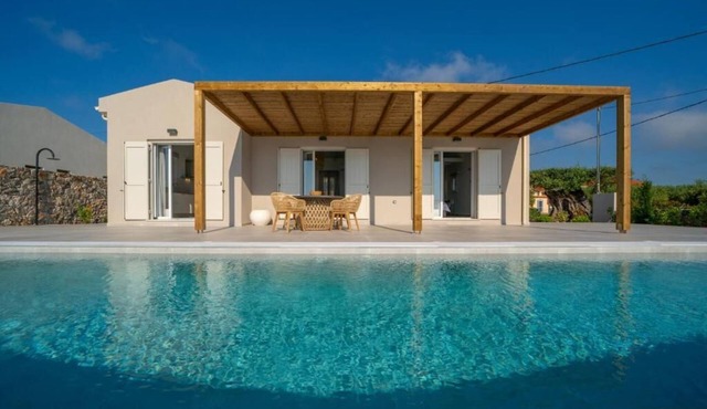 Summer Breeze Villa With Private Pool