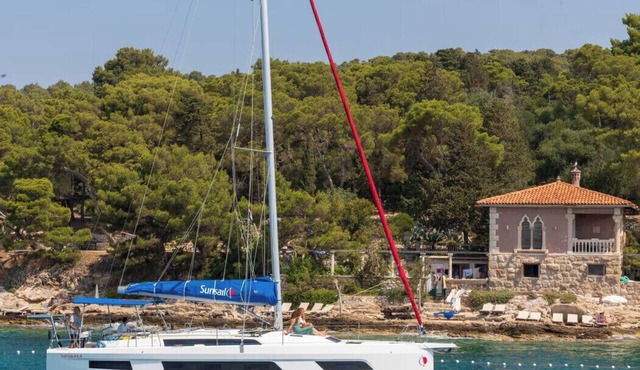 Sun-Kissed Sailing Adventure in Islas Sarónicas