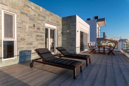 SUNNY HOUSE IN MAKRY GIALOS in Makry Gialos