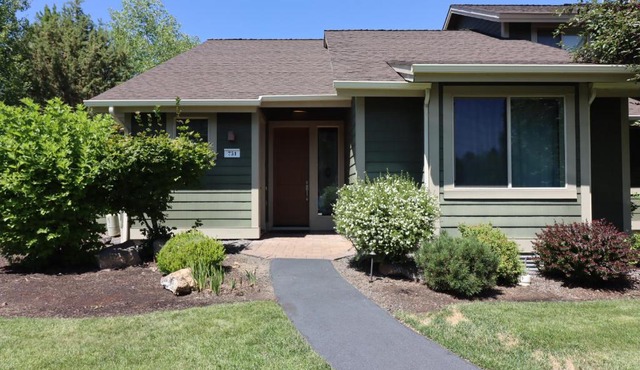 Sunstone Townhome 2/2 at Eagle Crest in Redmond