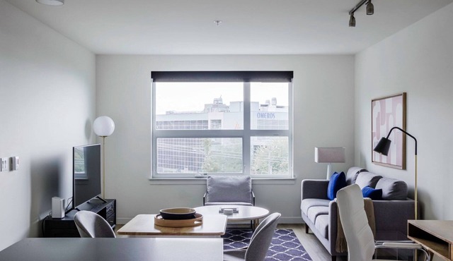 Terrific Lower Queen Anne 1BR w/Gym, W/D & Lounge, by Blueground in Seattle