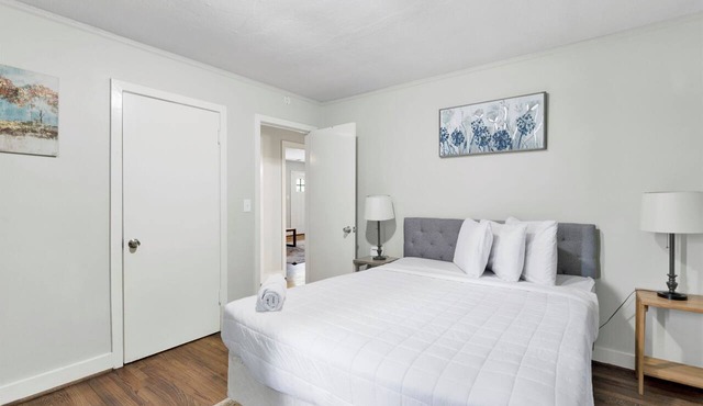 The 86th Street Retreat | Patio/King Bed/Groups in Birmingham