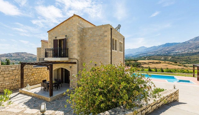 Traditional Cretan Stone Villa, Intimate Spaces & Private Pool, Family Friendly