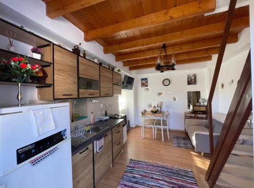 Tsitsinos maisonette house