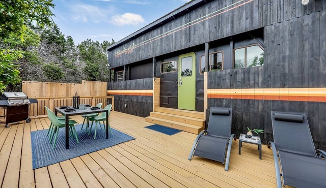 Unique Tiny House with Hot-tub, Fire Pit and Hiking Trail in Leander, Texas in Leander