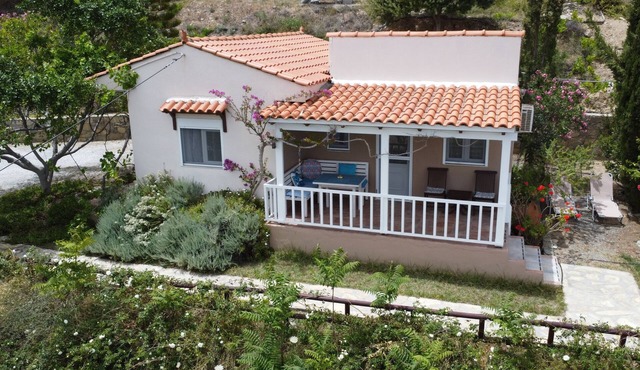 Vaia Villa Iris Spacious group of houses & apartments,