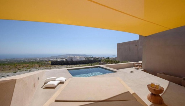 Very welcoming and cozy villa in Santorini