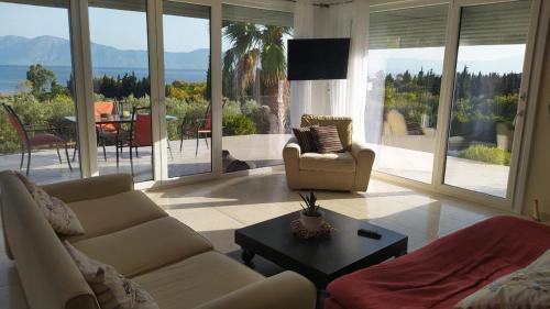 View 2 bedrooms