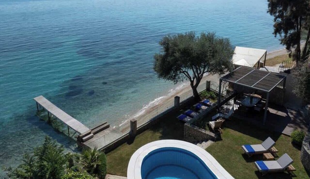Villa Alia – Modern Comfort Direct Beach Access