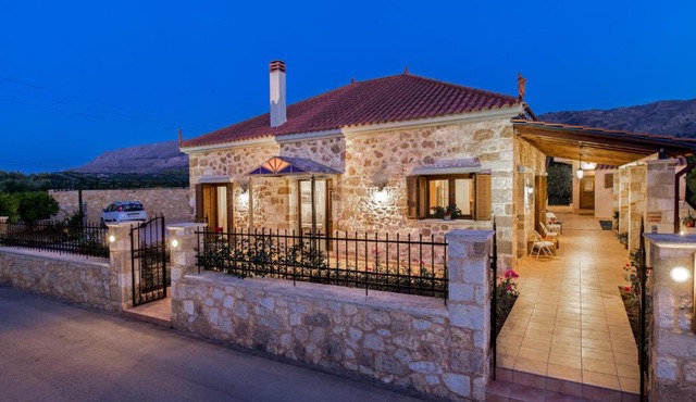 Villa Anerocurù by Chania city